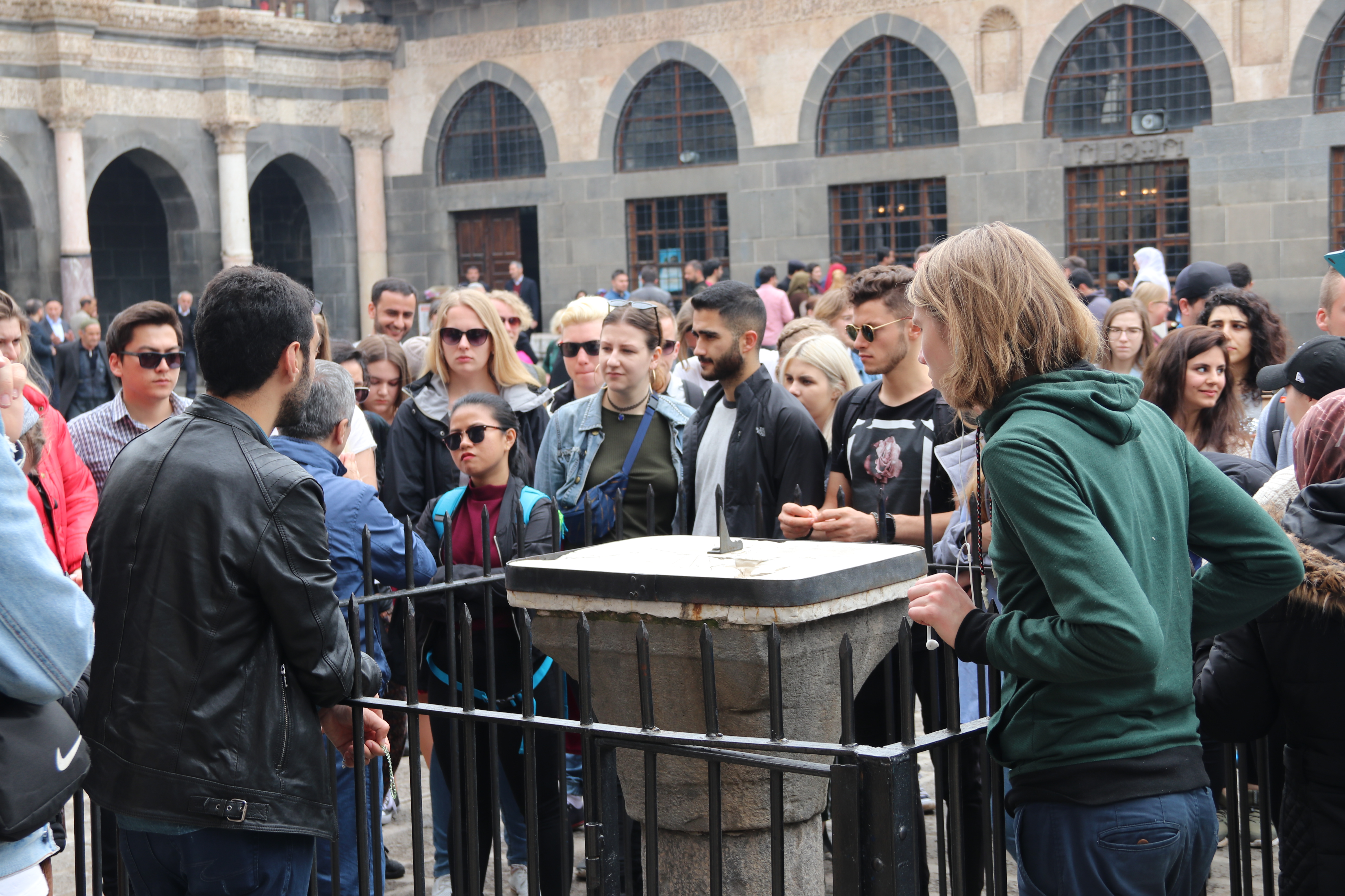  FOTO - Diyarbakır'a turist akını